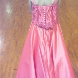 Pink 2 piece pageant dress comes with a bow